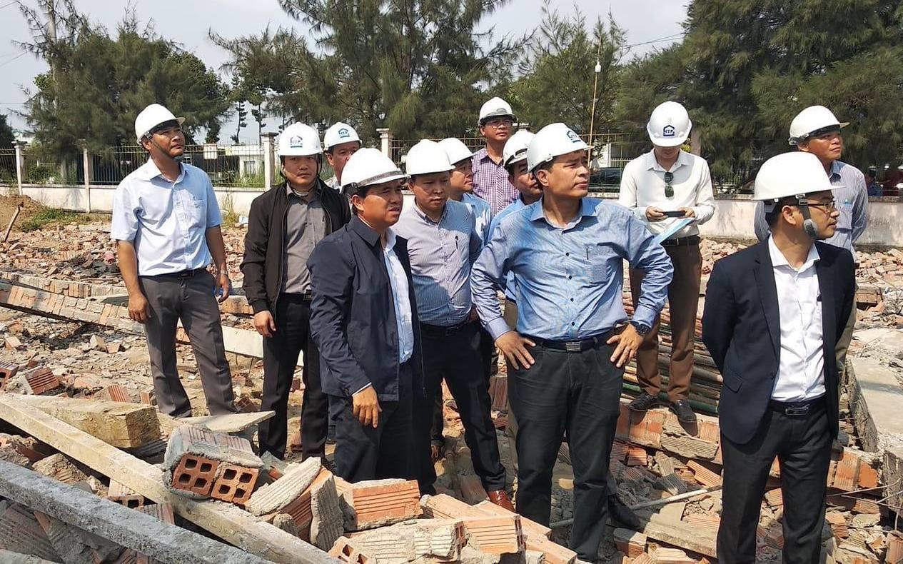 Cong ty Hung Thinh Phat thi cong nha xuong bi sap lam 6 cong nhan chet hinh anh