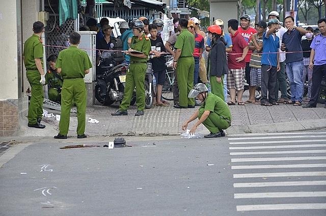 Thieu nu 16 tuoi bat ngo khai giet me do bi la ray hinh anh