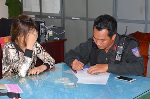 Nu 9X khai mua ma tuy de to chuc sinh nhat hinh anh