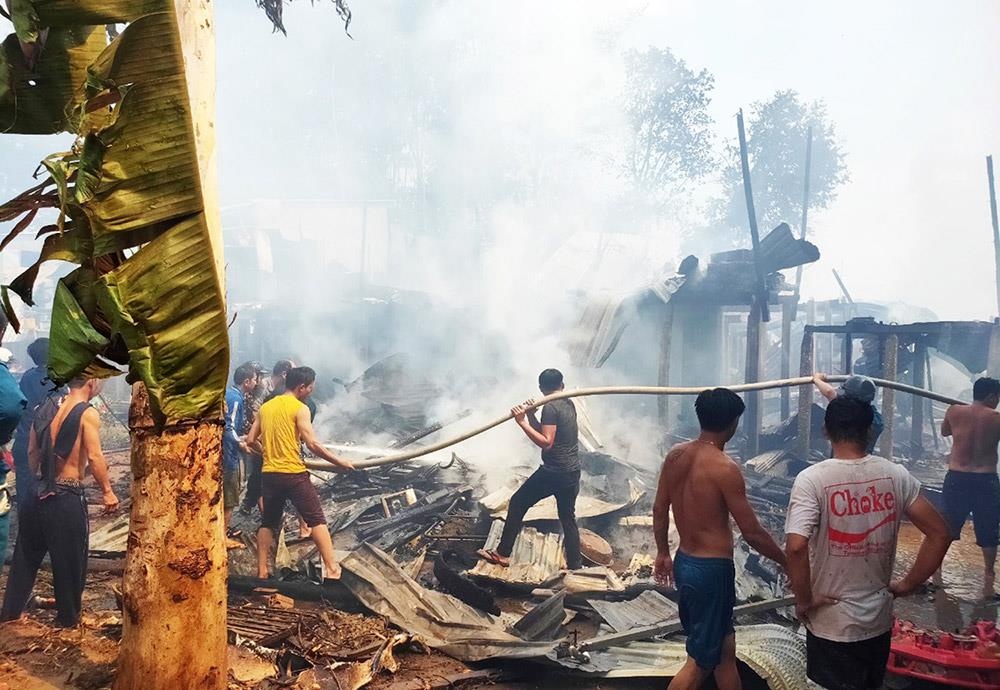 Chay rui 10 can nha lien ke o An Giang hinh anh