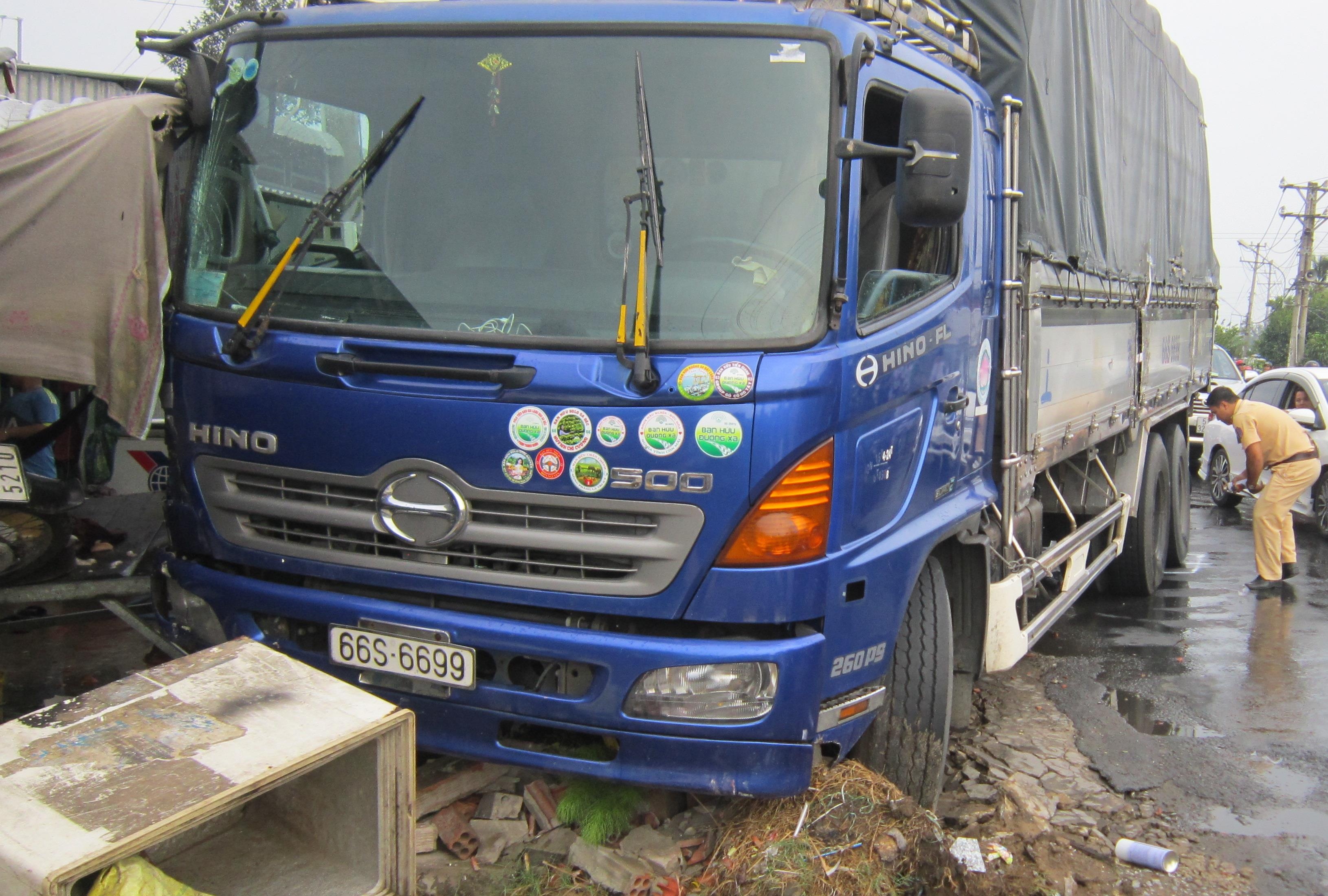 xe tải tông chết người ảnh 1 xe tai tong chet nguoi anh 1