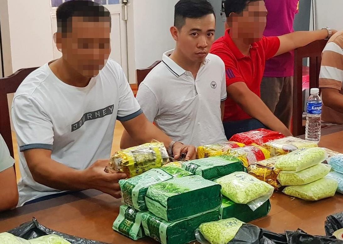 Bat 2 nguoi mang 27 kg ma tuy tu Campuchia qua An Giang hinh anh