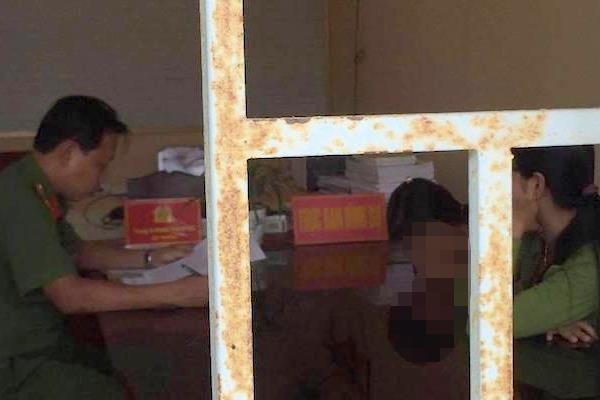 Canh sat dieu tra nguoi dan ong hon 50 tuoi 'nung' nu sinh lop 4 hinh anh