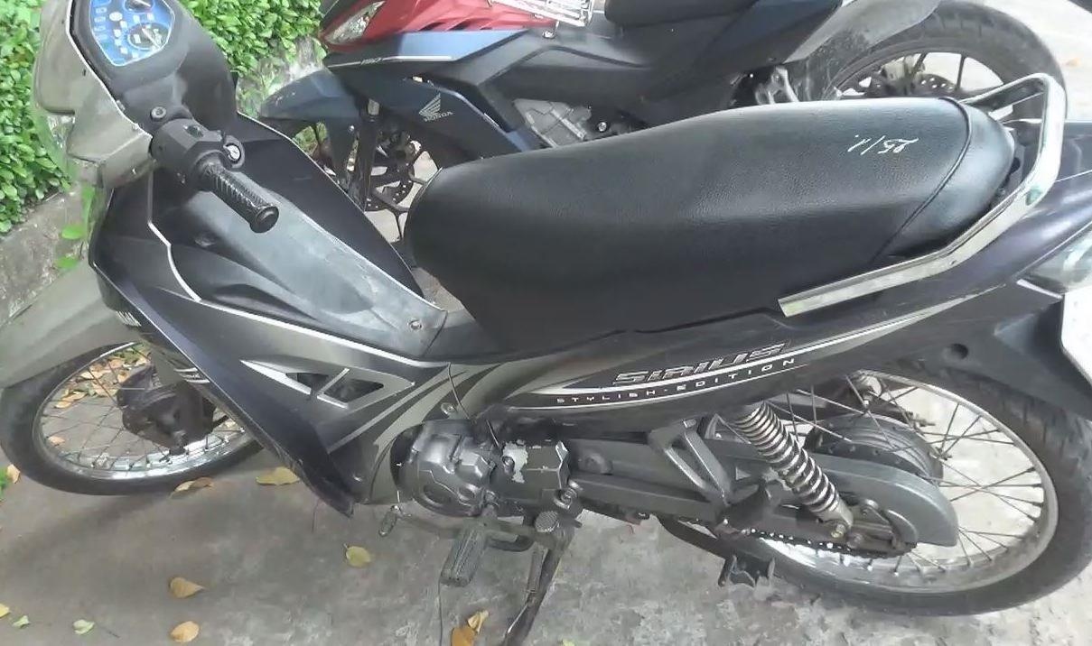 Nguoi dan ong 4 tien an chuoc say ban nhau roi trom xe may hinh anh