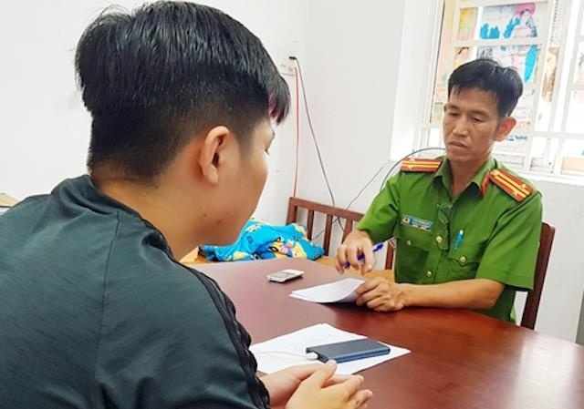 Nam sinh dung chuyen bi cuop vi so gia dinh la mang hinh anh