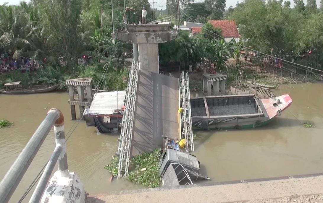 Sập cần cẩu Tân Nghĩa ảnh 1 Sap can cau Tan Nghia anh 1