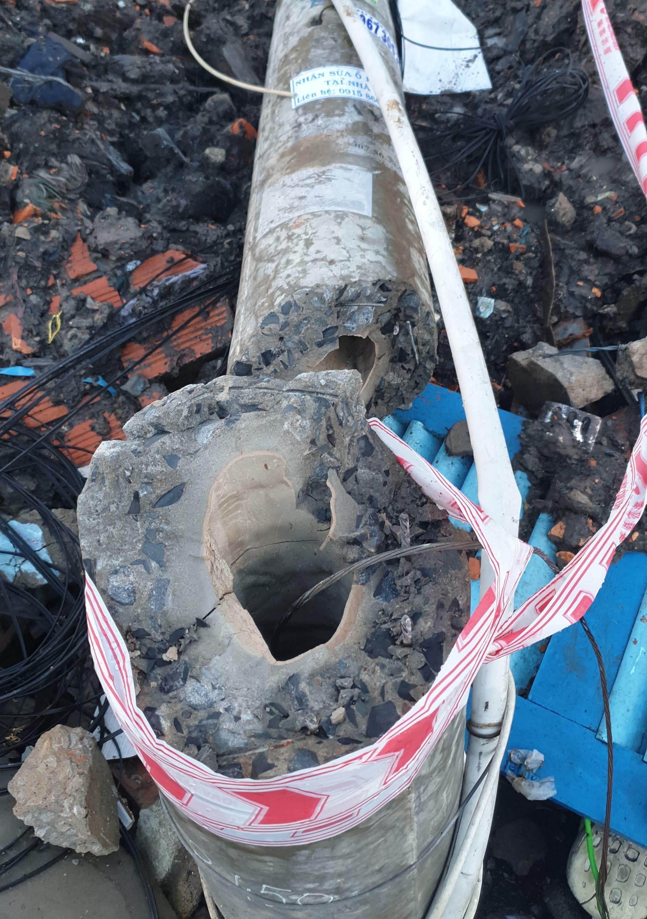 trụ điện đè chết công nhân ảnh 1 tru dien de chet cong nhan anh 1