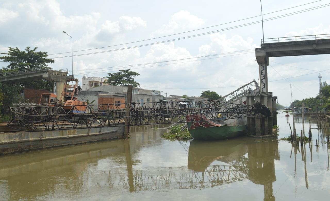 Sap cau Tan Nghia o Dong Thap anh 1