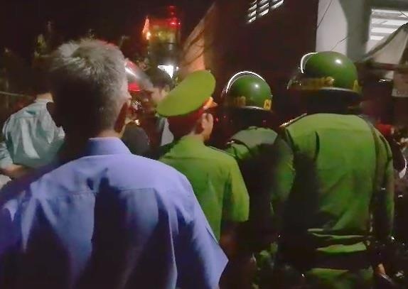 chồng ngáo đá đâm vợ ảnh 2 chong ngao da dam vo anh 2