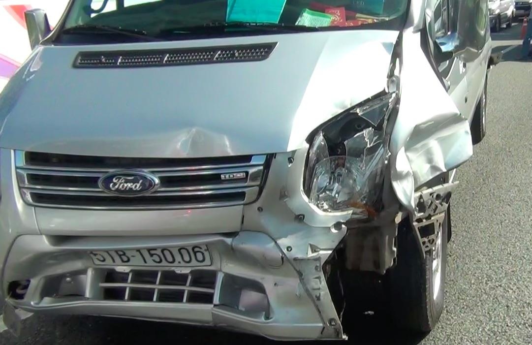 Hien truong vu 7 oto tong lien hoan tren cao toc hinh anh