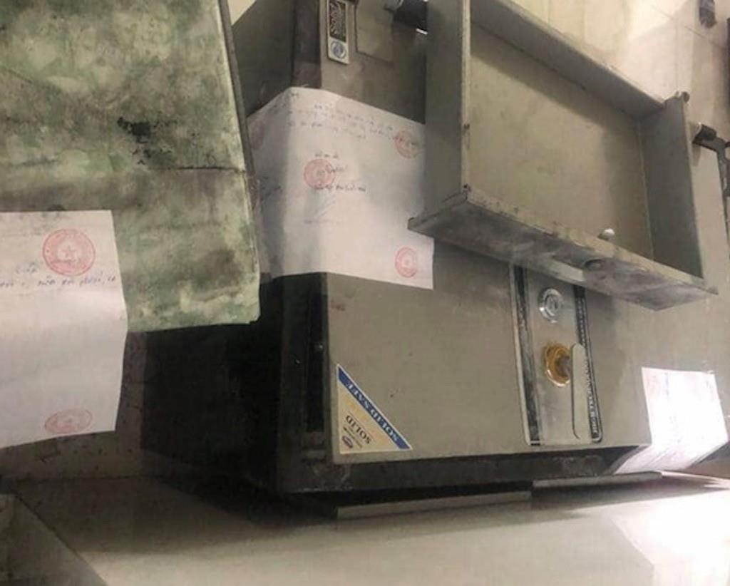 Trộm 8 tỷ đồng  ảnh 2 Trom 8 ty dong anh 2
