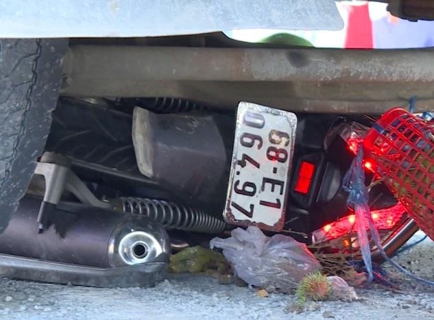 Hien truong vu oto tai tong tai xe xe may tren quoc lo hinh anh