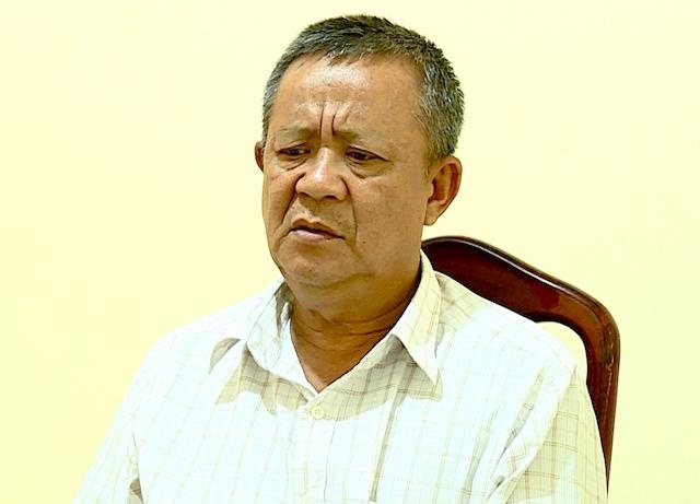 Ga hang xom nhan trong giup be gai 6 tuoi roi gio tro dam o hinh anh