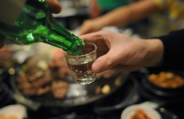 Nguoi dan ong tu vong bat thuong sau chau nhau khuya hinh anh