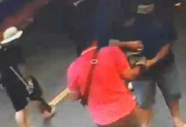 Nổ súng chém người ở Tiền Giang ảnh 1 No sung chem nguoi o Tien Giang anh 1