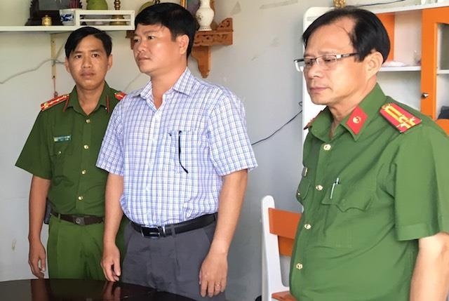 Bắt tạm giam ảnh 2 Bat tam giam anh 2