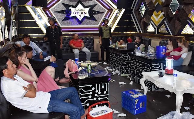 bay lắc trong quán karaoke ảnh 1 bay lac trong quan karaoke anh 1