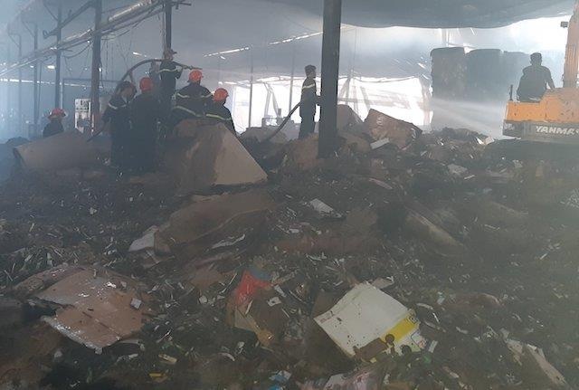 Chay nha may giay Tien Giang anh 1