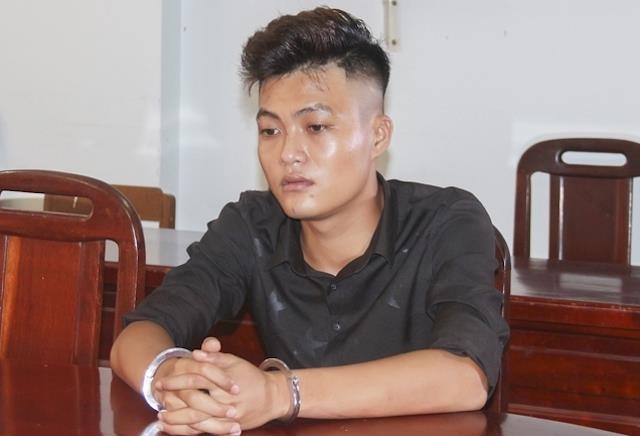 9X ngoi tu sau vu nguoi di duong net po hinh anh