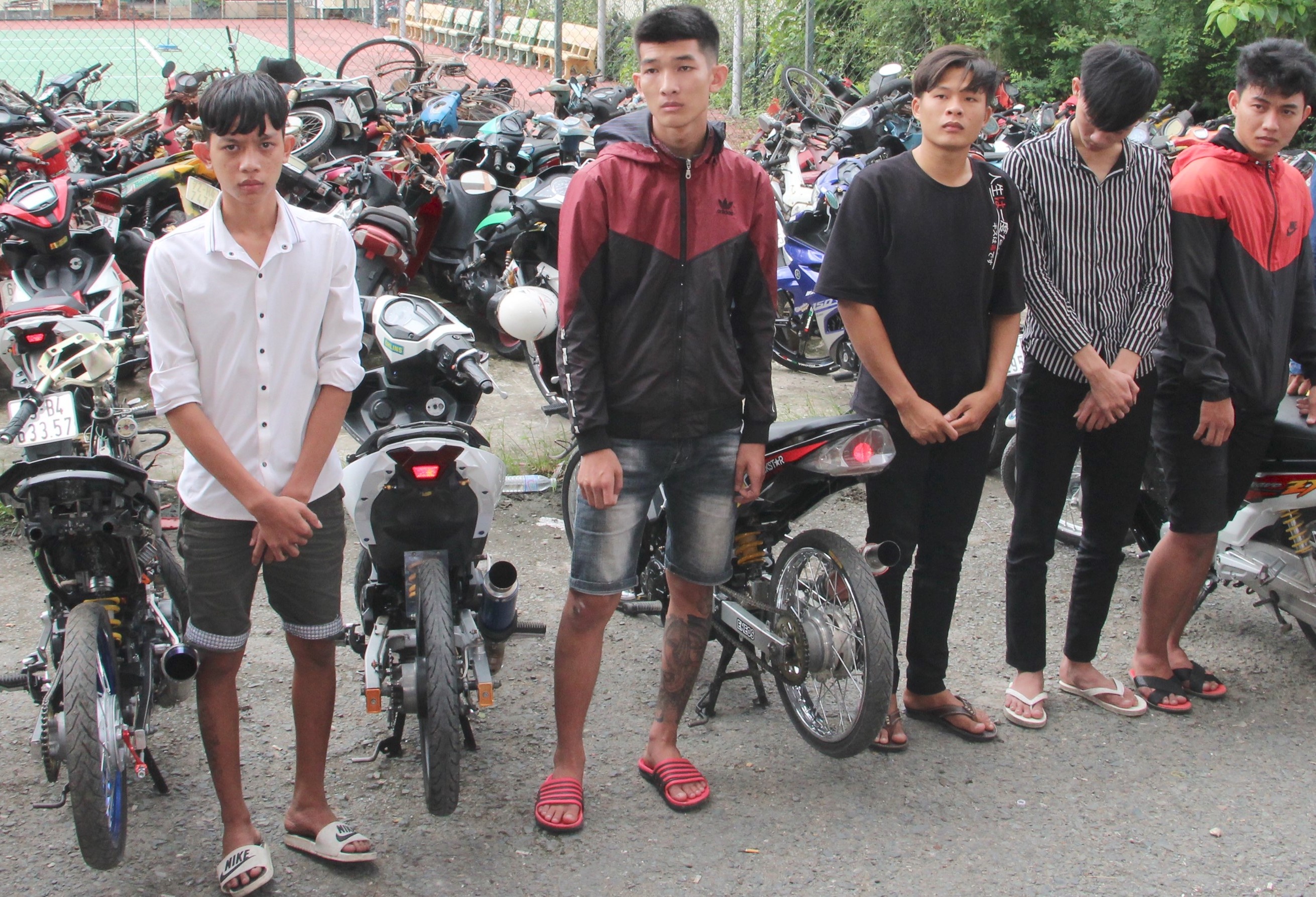 Đua xe trái phép ảnh 1 Dua xe trai phep anh 1