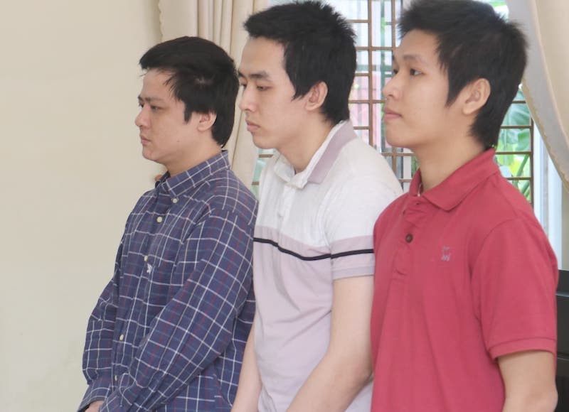 trộm súng của sếp ảnh 1 trom sung cua sep anh 1