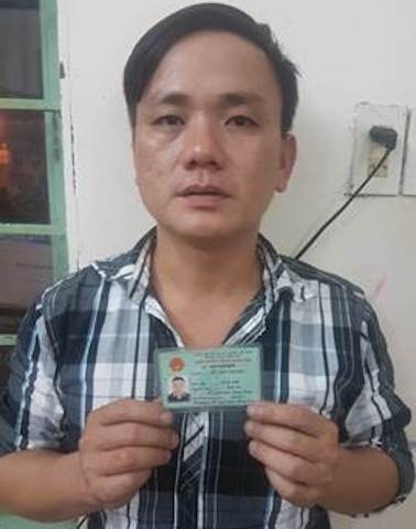 Gia mao canh sat giao thong anh 1