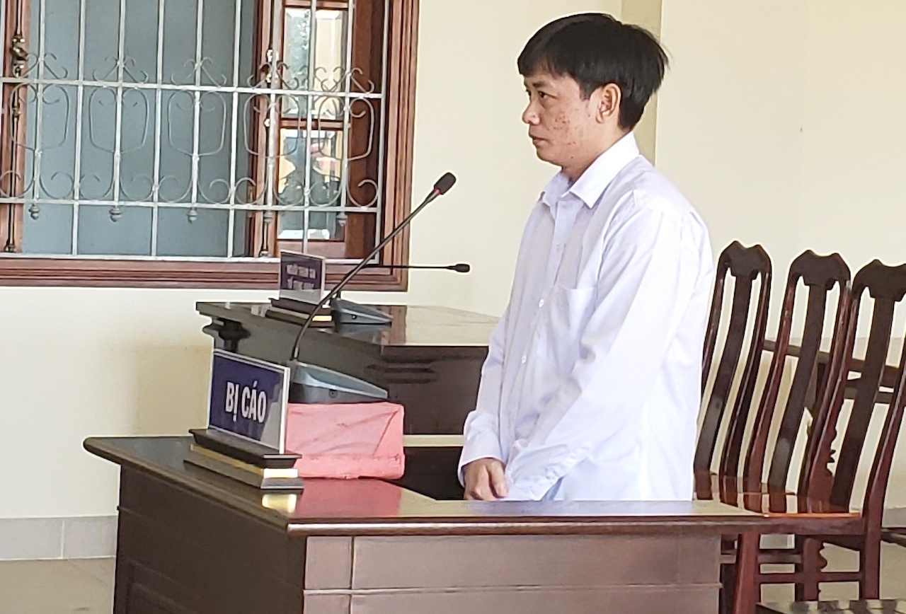 Cựu công an tổ chức đánh bạc ảnh 1 Cuu cong an to chuc danh bac anh 1