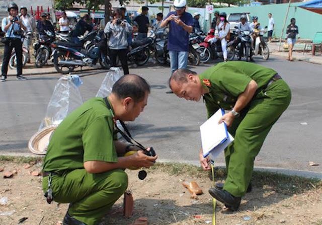 Danh chet nguoi vi mau thuan trong luc mua ban hoa qua hinh anh