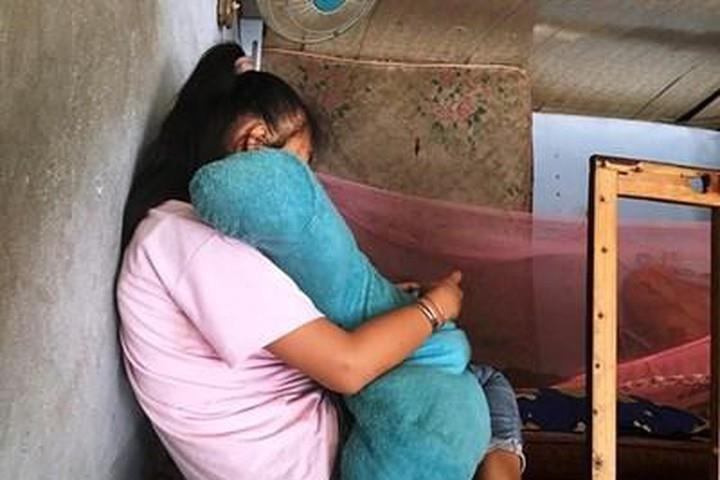 Bat tam giam ga trai 'yeu' ban gai chua du 13 tuoi hinh anh