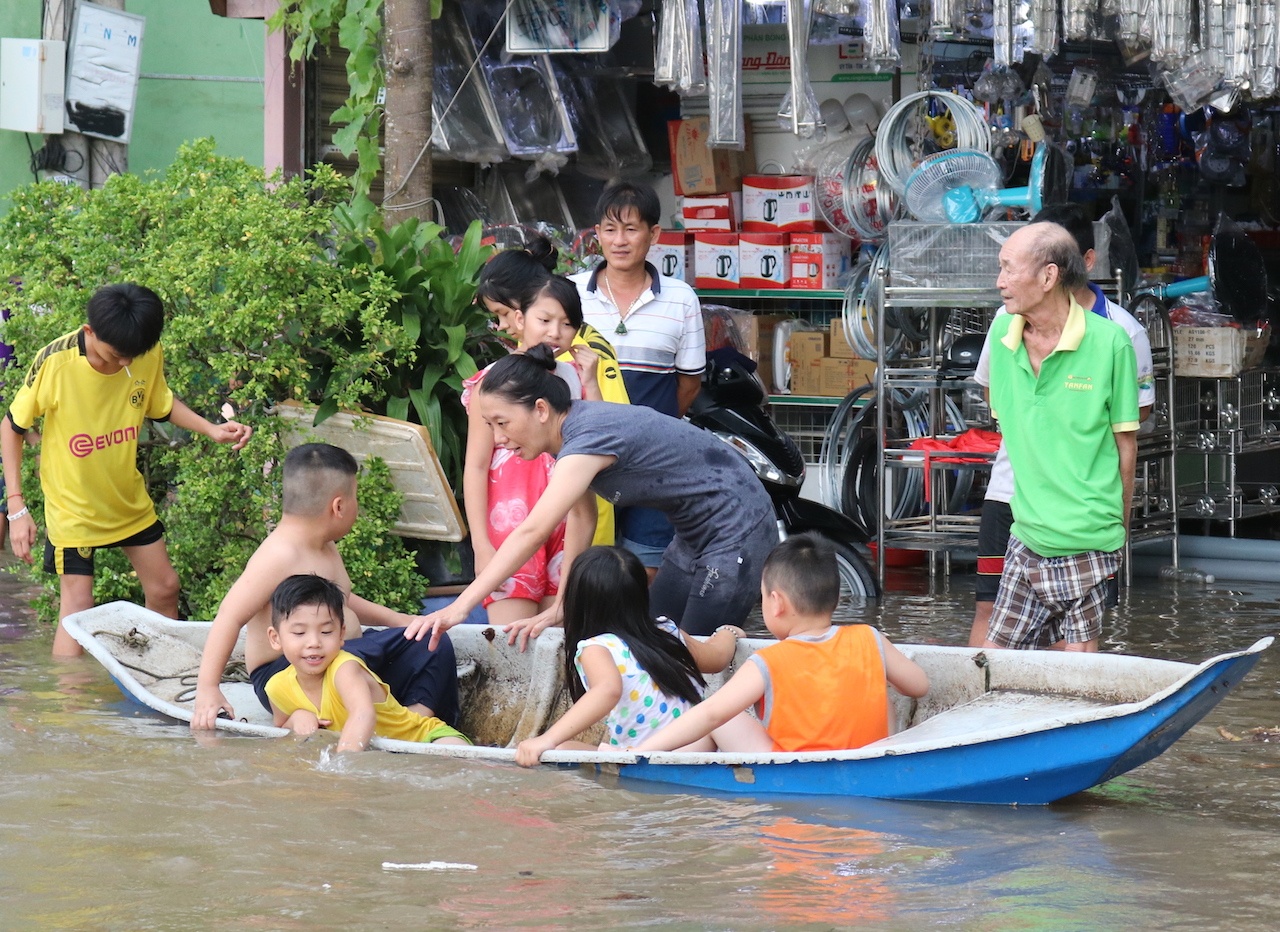 trieu cuong gay ngap noi o anh 3