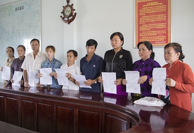 nhóm quý bà đánh bạc ảnh 1 nhom quy ba danh bac anh 1