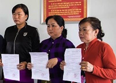 8 phu nu danh bac bi khoi to hinh anh