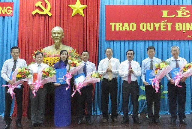 Kỷ luật giám đốc Sở Tài nguyên Môi trường An Giang ảnh 1 Ky luat giam doc So Tai nguyen Moi truong An Giang anh 1