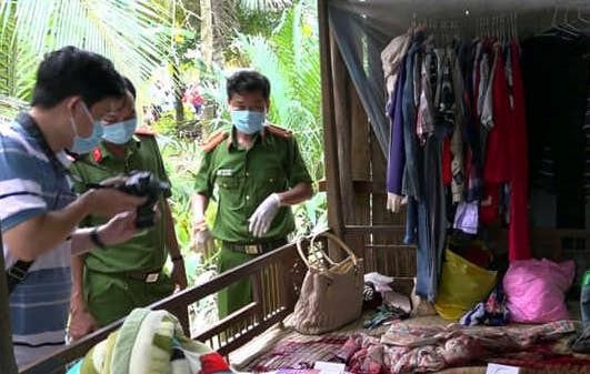 Vo tu vong, chong chet trong tu the treo co hinh anh