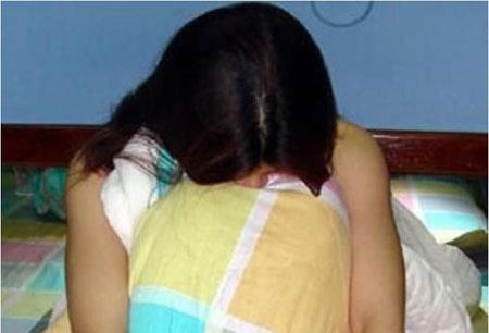 Tong tien ban gai bang anh khoa than hinh anh