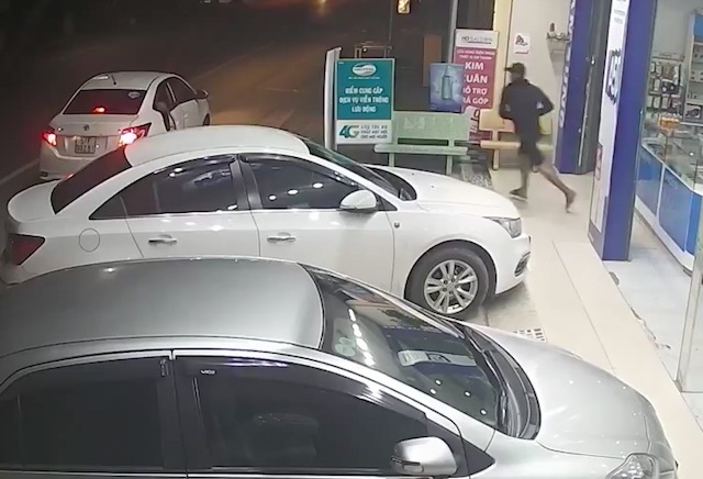 Đi ôtô cướp iPhone ảnh 2 Di oto cuop iPhone anh 2