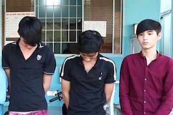 Bat 8 thanh nien dung ma tuy tai quan ca phe hinh anh