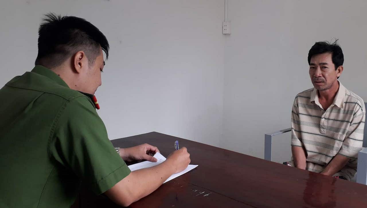 Gã đàn ông hai lần dâm ô trẻ em ảnh 1 Ga dan ong hai lan dam o tre em anh 1