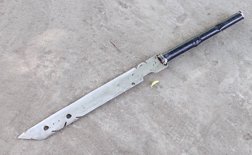 Bị chém đứt lìa bàn tay trái ảnh 2 Bi chem dut lia ban tay trai anh 2