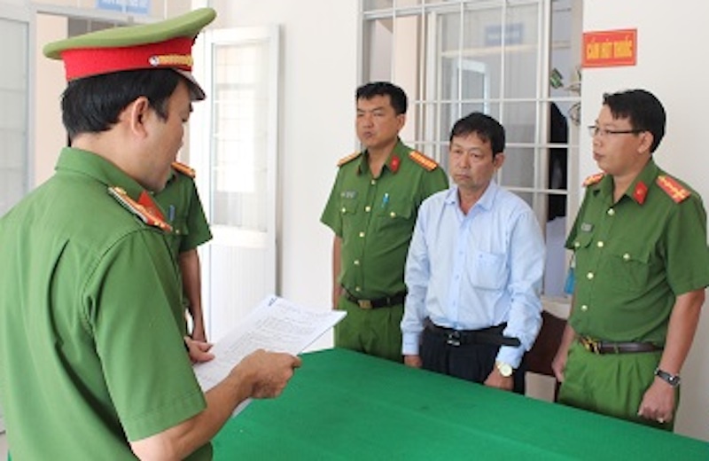 Bat tam giam nguyen giam doc chi nhanh ngan hang o Tra Vinh hinh anh