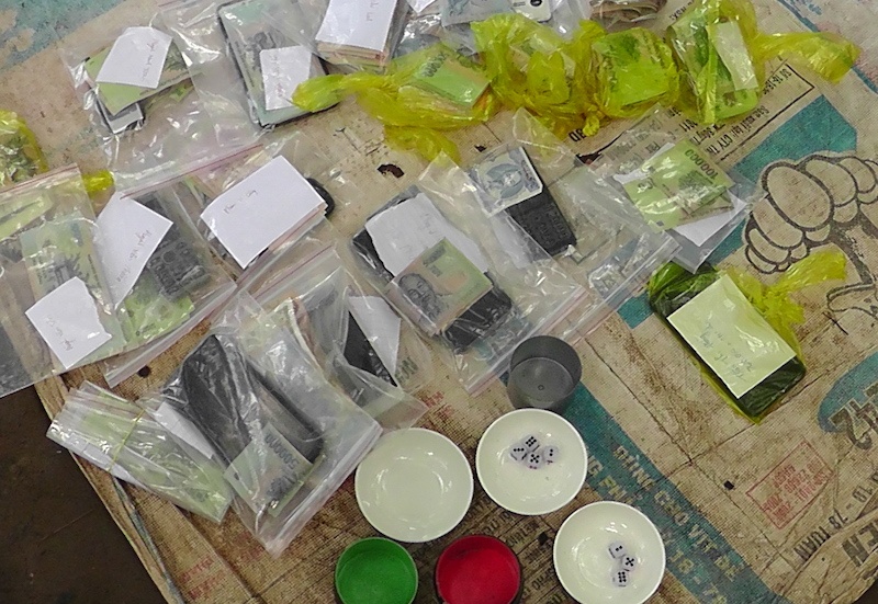 8 phu nu bi bat trong song tai xiu o vung que hinh anh