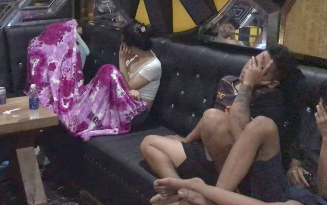 34 nguoi duong tinh ma tuy trong phong karaoke o Tien Giang hinh anh