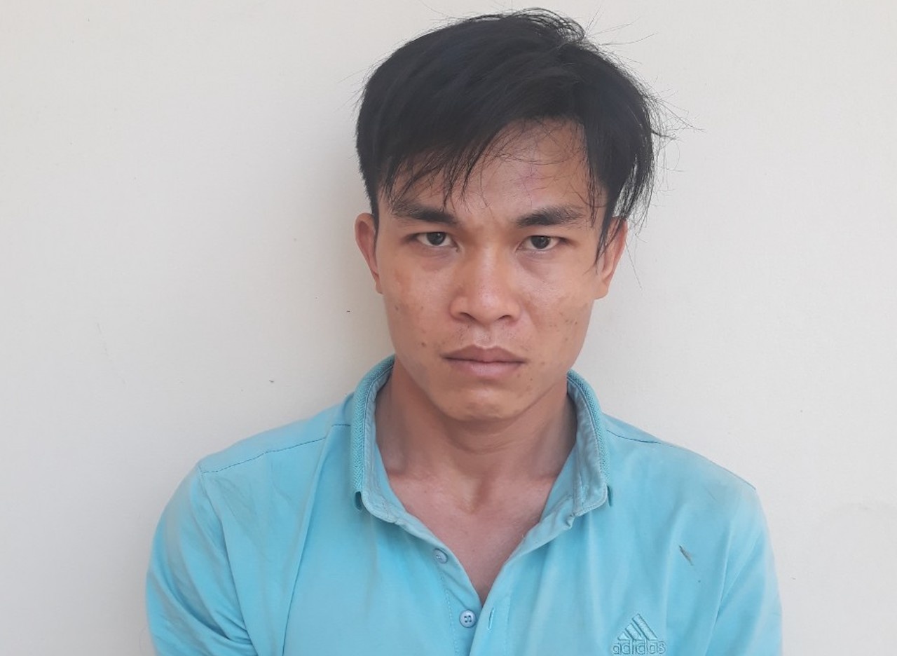 Cuu cong an cam dau vu bat coc nu sinh anh 2