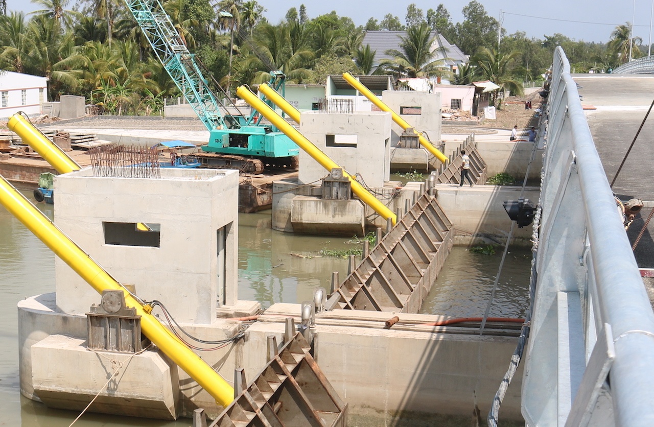 Pho thu tuong Truong Hoa Binh kiem tra cong trinh chong han man anh 2