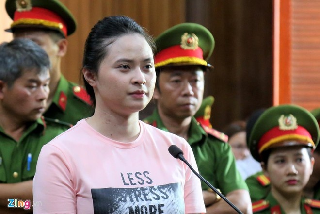 Hot girl Ngoc Miu bi truy to anh 2