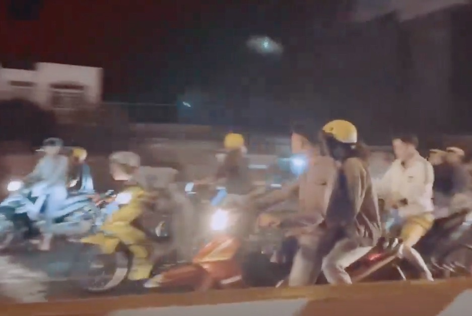 Chan bat 16 ‘quai xe’ dua xe tren quoc lo 1 hinh anh
