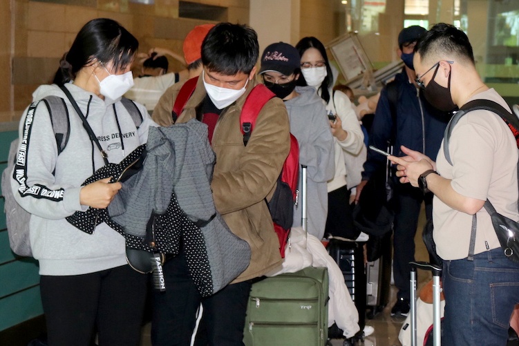 Cach ly 300 nguoi tu Han Quoc den Can Tho hinh anh