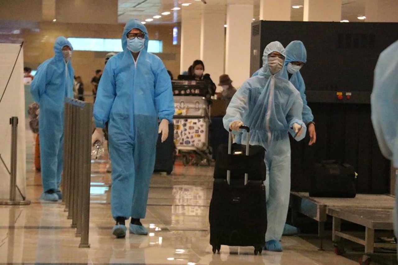 164 hanh khach tro ve tu Anh duoc cach ly o Dong Thap hinh anh