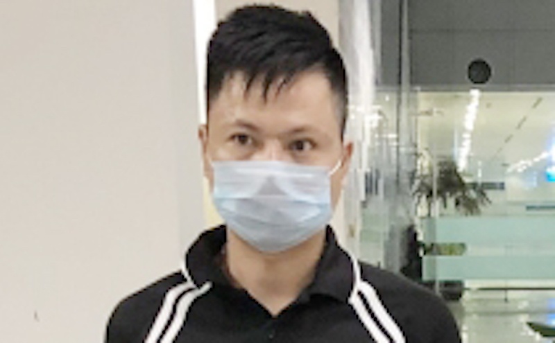 Khoi to nguoi van chuyen 29 kg sung te giac hinh anh