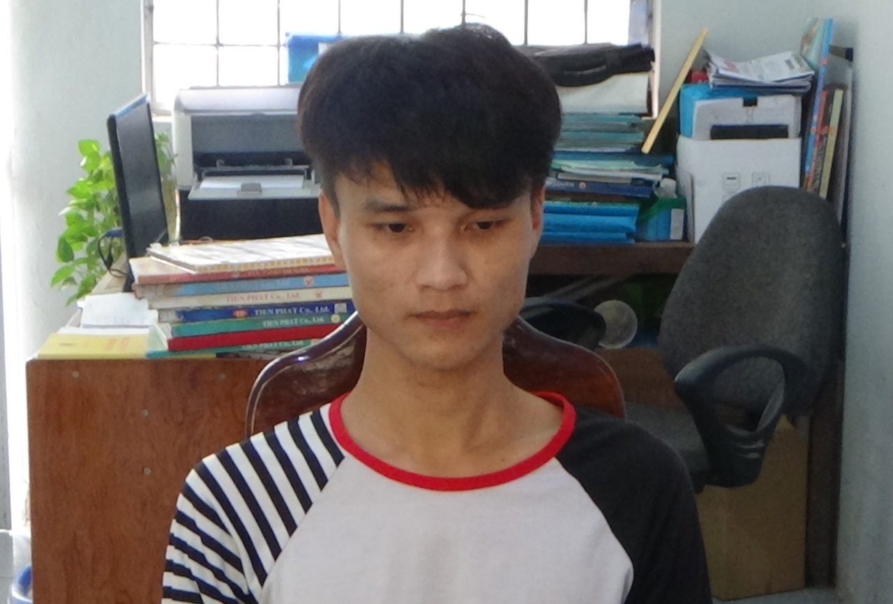 Nam thanh nien tang tru ma tuy trong khach san anh 1